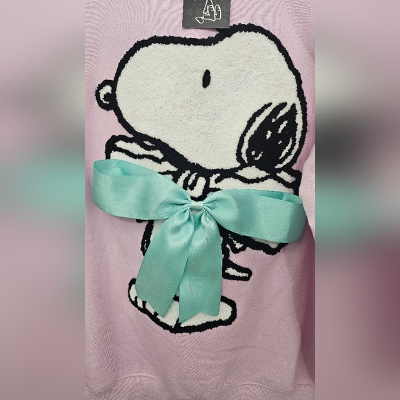 New Pink Snoopy Peanuts Cute Bow Valentines Sweater Size MEDIUM - Picture 2 of 6
